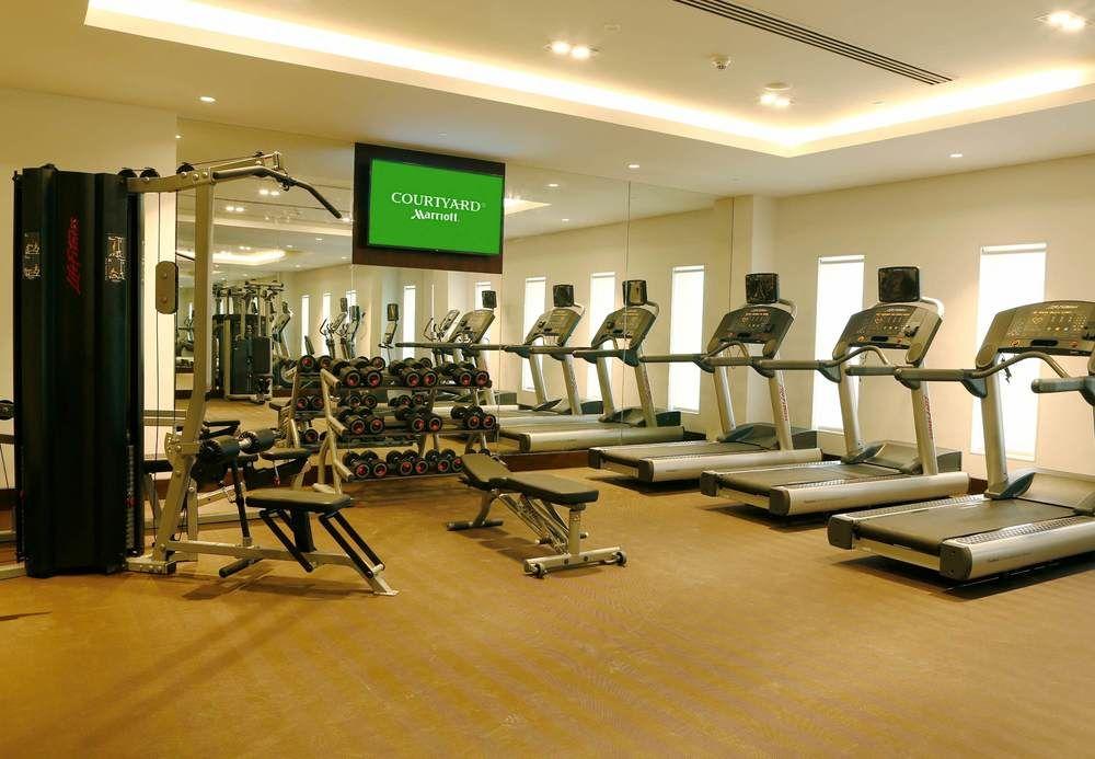 คอร์ตยาร์ด สุรัต Hotel ภายนอก รูปภาพ