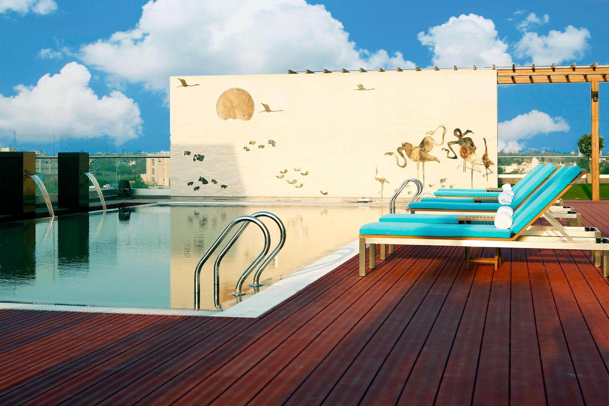คอร์ตยาร์ด สุรัต Hotel ภายนอก รูปภาพ
