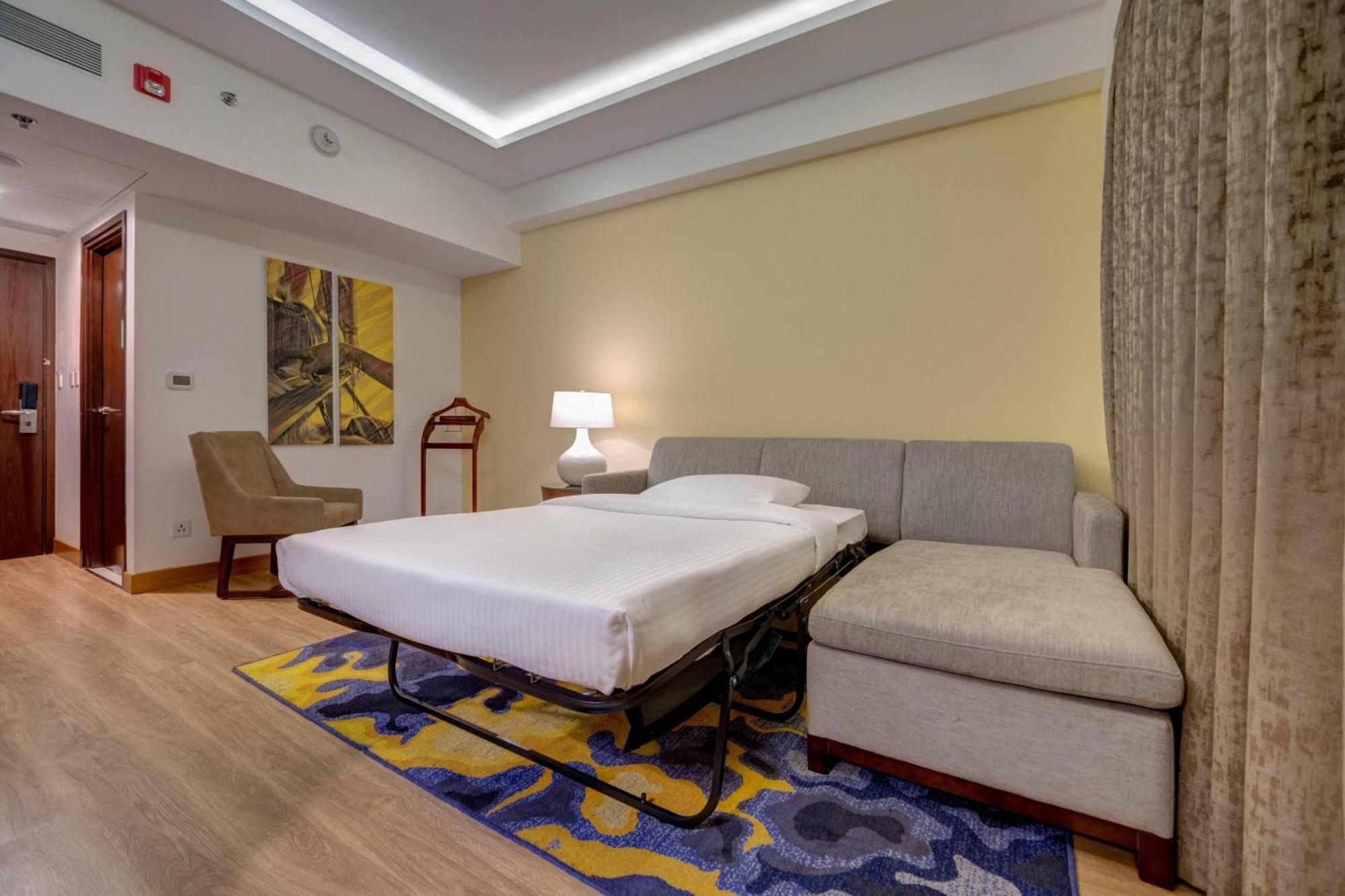 คอร์ตยาร์ด สุรัต Hotel ภายนอก รูปภาพ